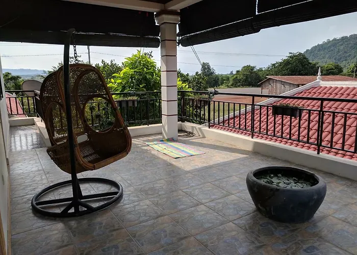 Banteay Srei Bed & Breakfast *
